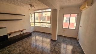Flat in Carrer de salvador rubio 6