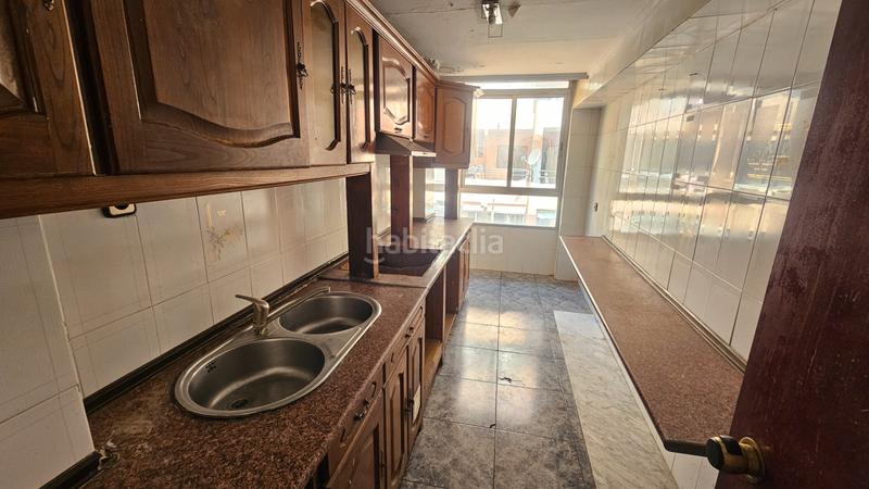 Foto 45ed8629-8d6c-41ab-9593-779ca7d4ccf4. Flat in carrer de salvador rubio 6 in Ciutat Fallera Valencia