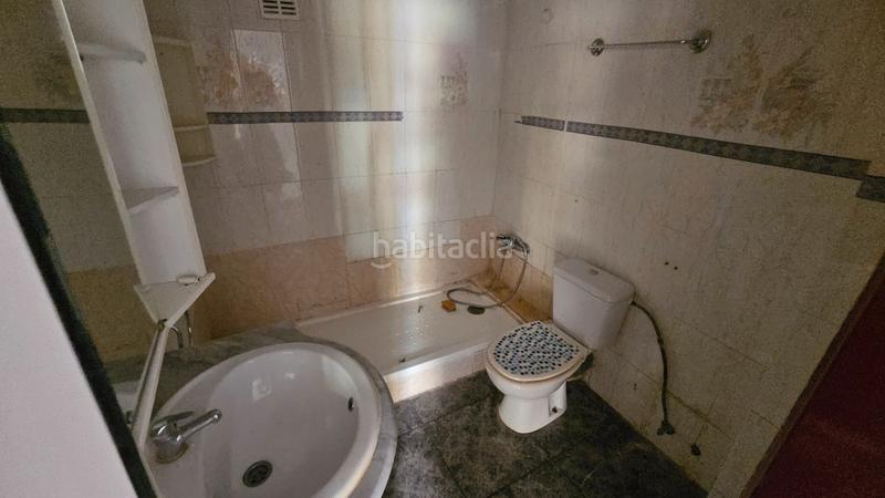 Foto 467a9c4a-ef89-4255-9218-41414f4f06e5. Pis a carrer de salvador rubio 6 a Ciutat Fallera Valencia