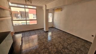Flat in Carrer de salvador rubio 6