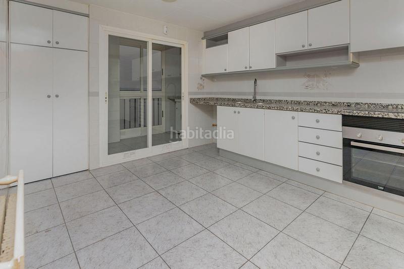 Foto cc5ef494-7930-4d5e-acf6-02b3ad4843d9. Piso en Barrio de Patraix Valencia