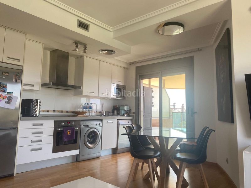 Foto 13e776f3-c586-4b36-822a-5f7924829900. Pis amb calefacció aparcament piscina a La Punta Valencia