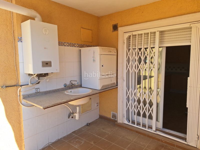 Foto 12f33b32-c4a0-41dc-be42-5ca87ff68247. Casa adossada amb calefacció aparcament a Riba - roja de Túria