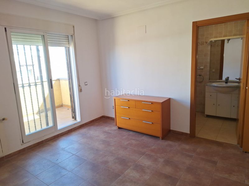 Foto 1ac5589e-685f-4572-8888-27294a382ad4. Casa adossada amb calefacció aparcament a Riba - roja de Túria