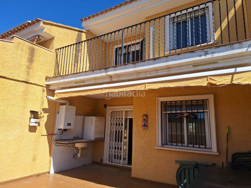 Foto 470b9cc6-ed9e-4f59-bdb6-d9f7c9084e66. Casa adossada amb calefacció aparcament a Riba - roja de Túria
