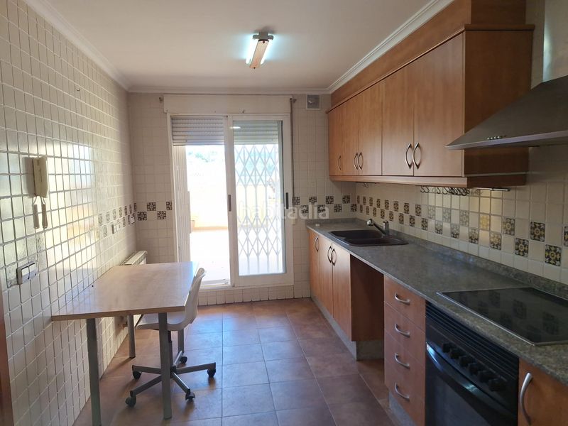 Foto 566be498-cf93-48c1-aae3-2b1c97a47c0b. Casa adossada amb calefacció aparcament a Riba - roja de Túria