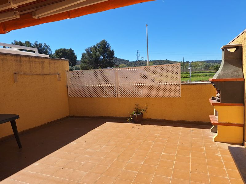 Foto 93f6da2e-53eb-484b-ba80-cce3e452f947. Casa adossada amb calefacció aparcament a Riba - roja de Túria