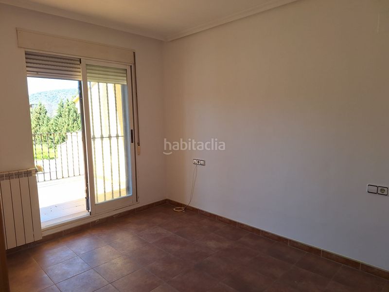 Foto 9587bf87-aa5b-4455-a17e-0186f3e643e2. Casa adossada amb calefacció aparcament a Riba - roja de Túria