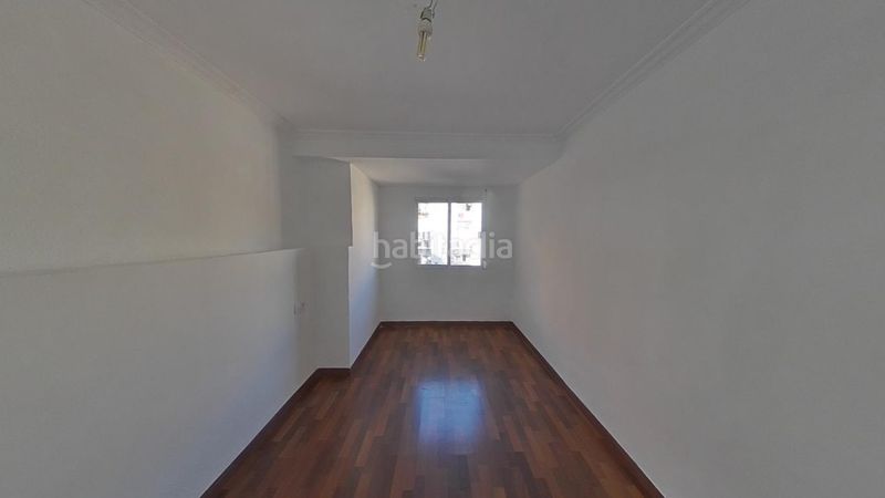 Foto 8befbabb-f911-4dba-b57b-f375e57bafb8. Piso en La Petxina Valencia