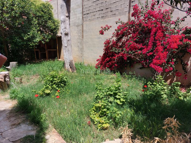 Foto b1a74711-26e9-4728-9496-c964d5eca73d. Casa amb aparcament a Albalat dels Sorells