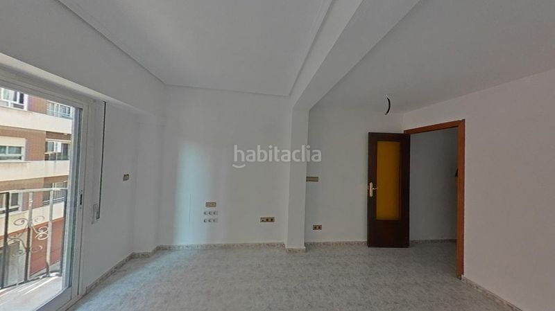 Foto c1e3b0e6-df32-4ec7-8a1a-750e03f922aa. Piso en L´Amistat Valencia