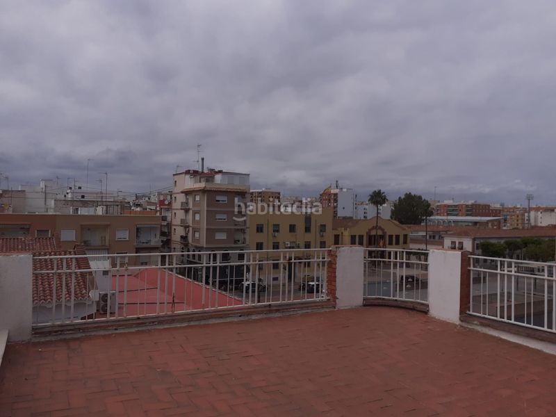 Foto 7eca3bd6-67b3-4ec1-bcfc-6e26a3f95588. Pis a playa puerto de Sagunto Sagunt