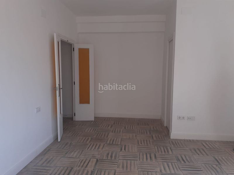 Foto 9cf7ccd5-b398-45e7-8dbd-6f30cd853723. Pis a playa puerto de Sagunto Sagunt
