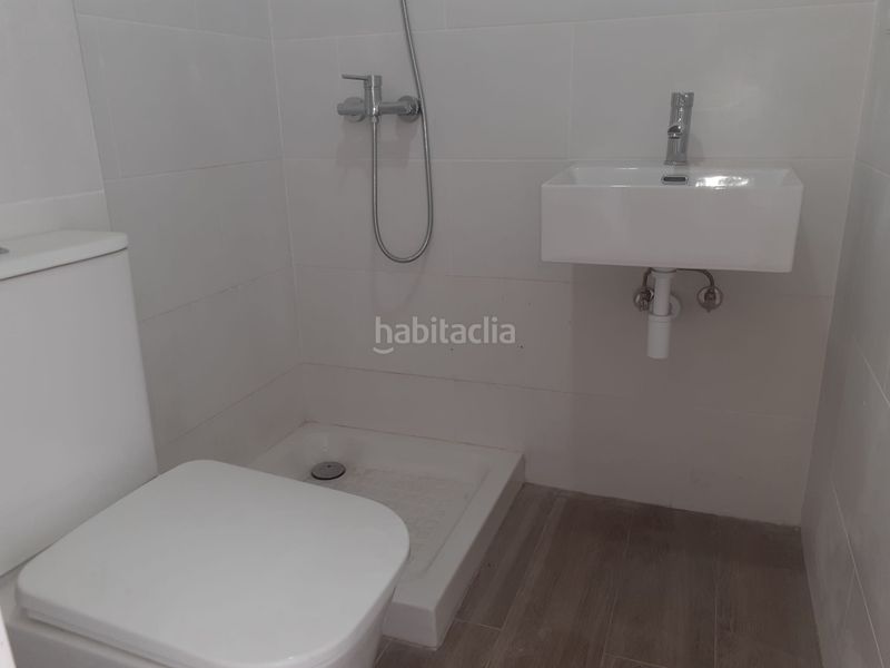 Foto c5d22a20-ede0-420d-9552-8067f6bd6d78. Pis a playa puerto de Sagunto Sagunt