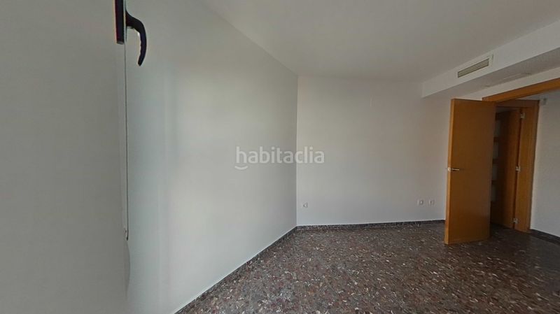 Foto 02cfe5c3-b673-4d8f-9c9b-ac036f4a2497. Piso en Barrio Benicalap Valencia