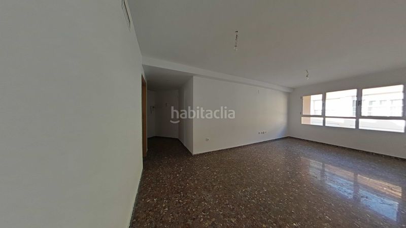 Foto 1ee119d1-dd84-4671-a26f-9964a7fe430d. Piso en Barrio Benicalap Valencia
