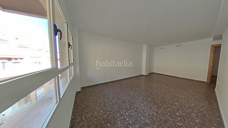 Foto b545e5ff-9cc7-4bba-9ecc-1f727953adb5. Piso en Barrio Benicalap Valencia