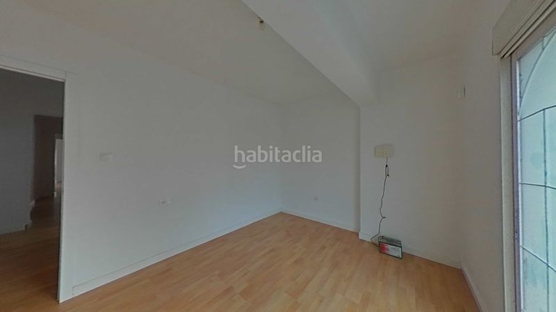 Foto 557c36c8-78a9-4af7-8666-bec001895400. Piso en Mont Olivet Valencia