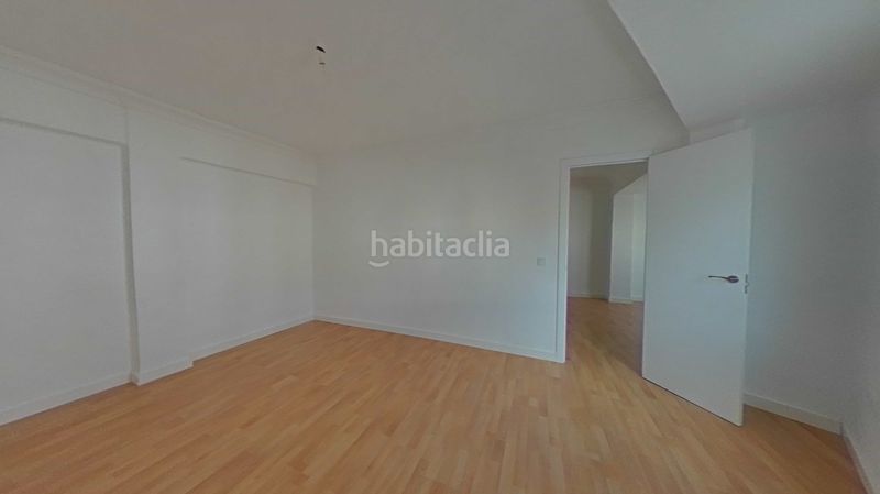 Foto d76a5817-fd53-4598-90f6-ae312d50172d. Piso en Mont Olivet Valencia