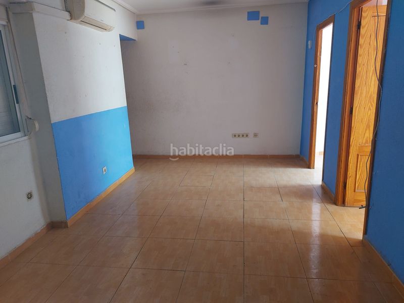 Foto a6af41f1-41ac-44c9-8a3e-0e723d67a767. Piso en Barrio Benicalap Valencia