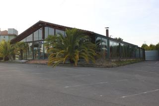 Local commercial à Viella-Granda-Meres. Alquiler restaurante en siero.