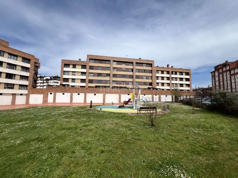 Foto 3b7341a2-7034-4086-8ae3-776f2743b72c. Pis amb calefacció aparcament a Lugones Siero