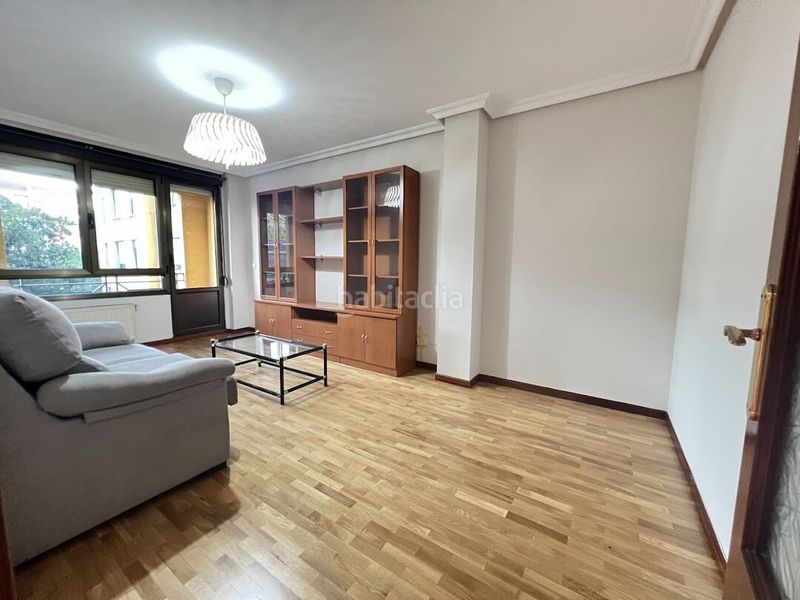 Foto bbfc1c10-2ca6-4206-807d-92ad2ce50617. Apartamento impecable apartamento en la corredoria con garaje, trastero y terraza. en Oviedo