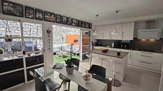 Casa adossada  Calle acoran. Precioso adosado para entrar a vivir en acorán