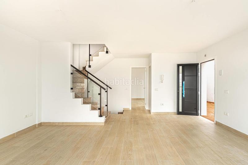 Foto 3963f382-e8dd-4ffe-8a0d-e0f828771c7e. Towny house with parking in Guamasa - El Ortigal - Los Rodeos San Cristóbal de La Laguna