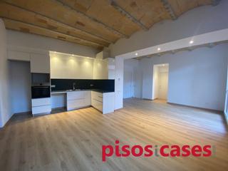 Affitto Appartamento  Carrer de sant antoni. Pis reformat, centre, 2 habitacions.