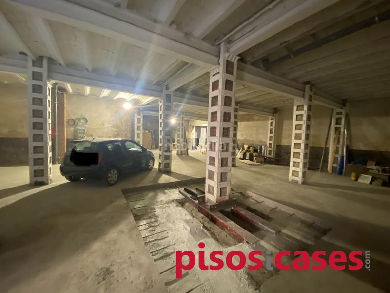 Foto 1e58a49f-964d-4c12-bb6a-a0f32919c129. Alquiler local comercial local centre. 480 m2 útils en Vic