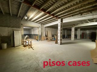Lloguer Local Comercial a Nord. Local centre. 480 m2 útils