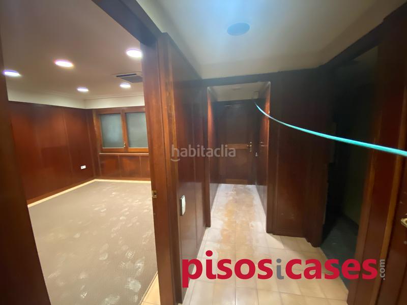 Foto 27d07298-7ddc-4f19-87e4-512e237c654d. Alquiler local comercial local centre. 480 m2 útils en Vic