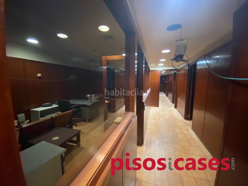 Foto 7cea589f-cfb7-4ddc-b55c-e00f126df065. Location local commercial dans Nord Vic