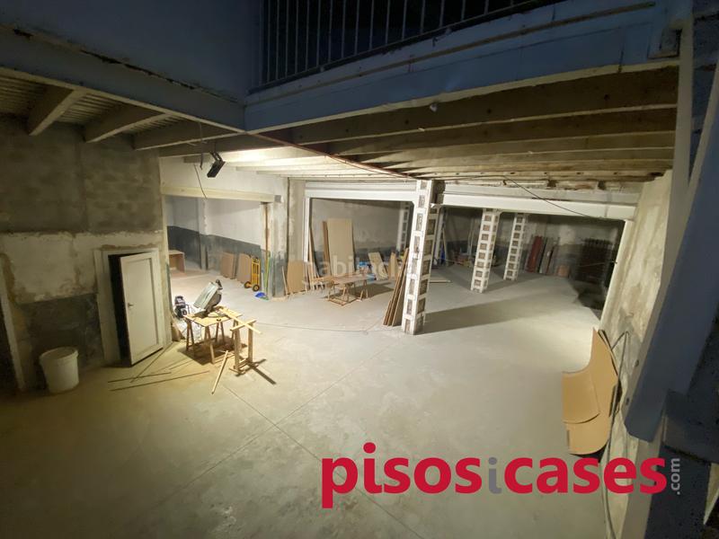 Foto eda8c254-8d54-493c-97ba-5df5c6bc374d. Location local commercial dans Nord Vic