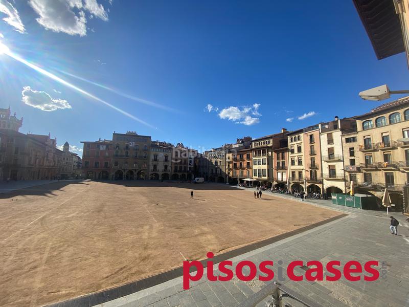 Foto afaf6f16-f2c0-447c-a4da-9265543beee0. Alquiler piso bonic pis a la plaça major en Centre Vic
