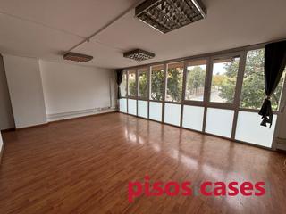 Office space in Carrer del pare gallissà 9. Entresssol a la plaça del mil.lenari