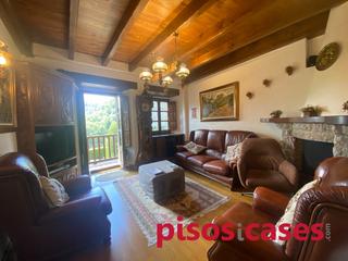 Semi detached house in Carrer del fossar 10. Bonica casa al centre de rupit