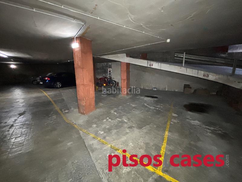 Foto fa981f49-899b-4ec2-bb1e-73792e4f8e50. Aparcament cotxe a carrer del bisbe morgades 26 a Vic