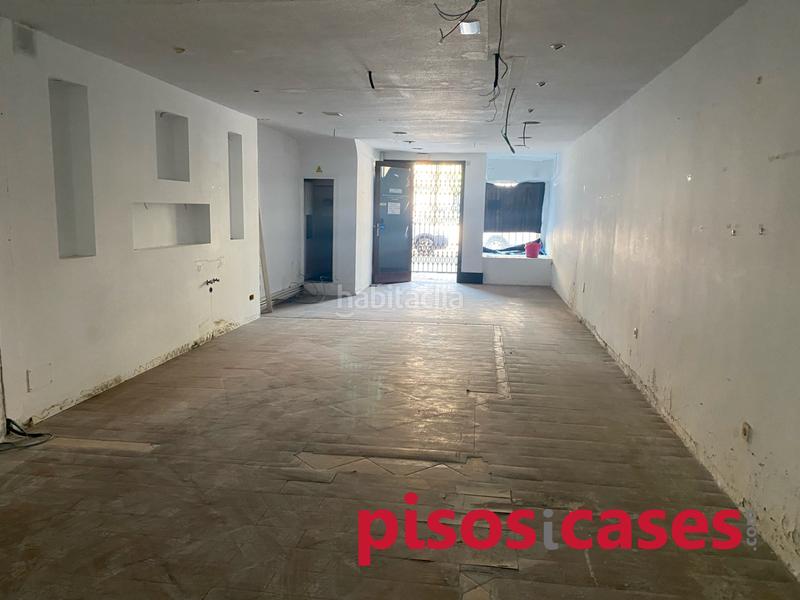 Foto 3f0b29c2-ecc0-44ea-aaaf-16e1dd797c44. Alquiler local comercial en plaça dels sants màrtirs 31 local en lloguer en Vic