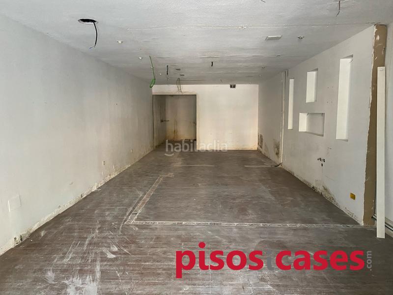 Foto d028d822-902e-46ad-a865-70d7db621f31. Alquiler local comercial en plaça dels sants màrtirs 31 local en lloguer en Vic