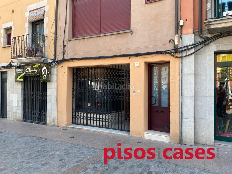 Foto eb497307-7f91-4630-99f5-718c50c9c6b9. Rent business premise in plaça dels sants màrtirs 31 in Vic