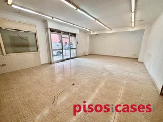 Lloguer Local Comercial  Carrer mossèn miquel rovira. Local ideal per negoci