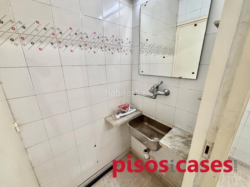 Foto e8f996a5-a4db-4c61-9552-0b293cc9f939. Lloguer local comercial a Estadi-Santa Anna Vic