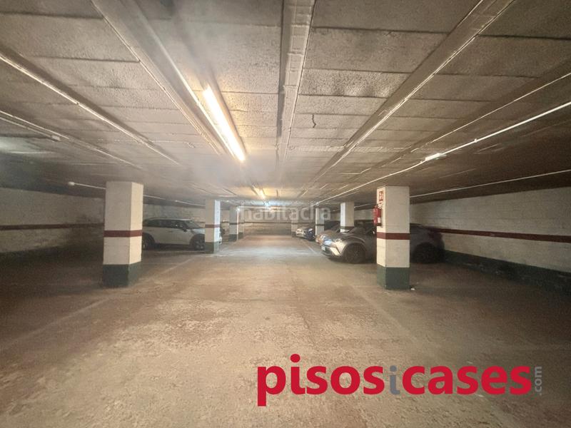 Foto f19baec7-dee2-4c7f-8b71-56d7c968dfe1. Aparcament cotxe a Centre Vic