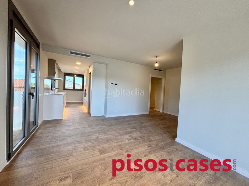 Foto 59f63ff3-20dd-409b-b271-4f4ccf4e9d26. Piso 123m<sup>2</sup> en carrer josep ventura 53 pis 4 habitacions, piscina comunitària en Tona