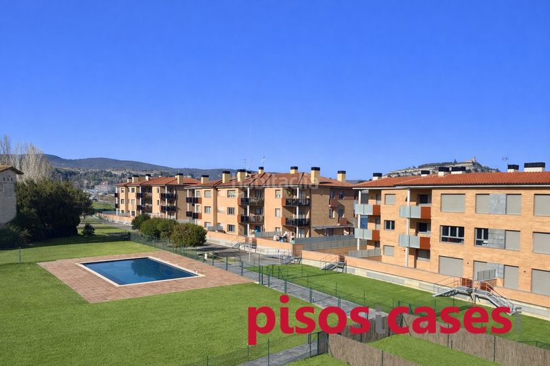 Foto 70e96c22-7cab-4a88-b5c1-02214ee51a09. Piso 123m<sup>2</sup> en carrer josep ventura 53 pis 4 habitacions, piscina comunitària en Tona