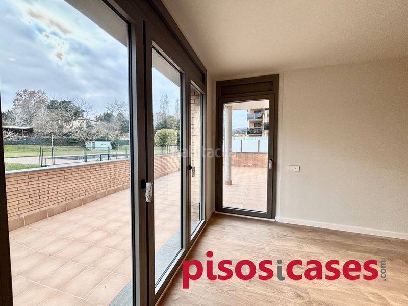 Foto a19b8505-48f3-42fe-bdf2-e148938375ec. Piso 123m<sup>2</sup> en carrer josep ventura 53 pis 4 habitacions, piscina comunitària en Tona