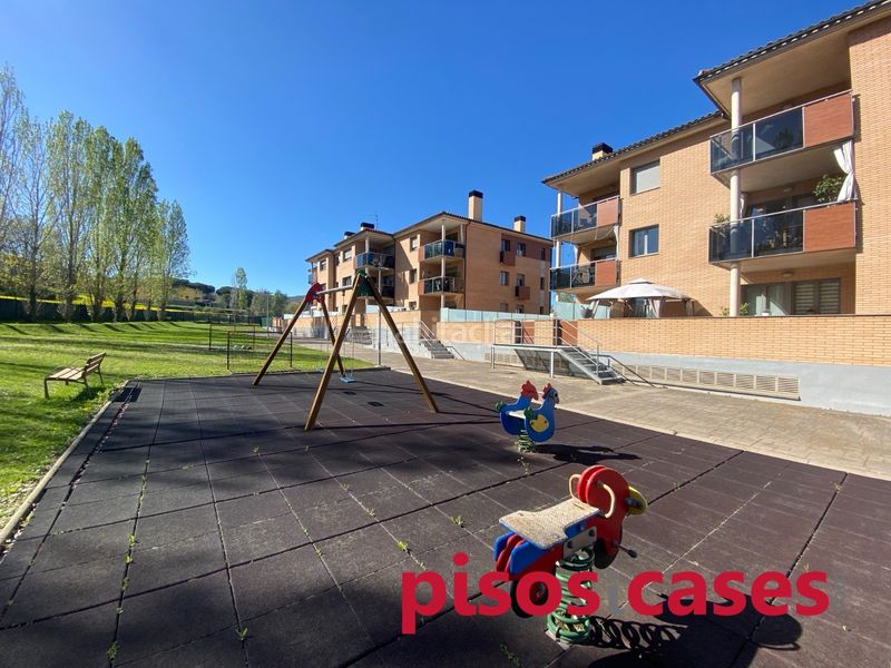 Foto d037212c-e7ed-4f44-9dad-7c6aff1b8e59. Piso 123m<sup>2</sup> en carrer josep ventura 53 pis 4 habitacions, piscina comunitària en Tona