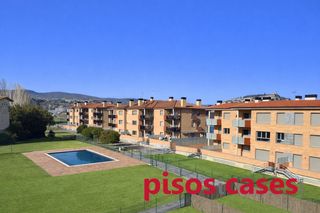 Pis a Carrer josep ventura 51. Pis 4 habitacions, piscina comunit�ria. Obra nova
